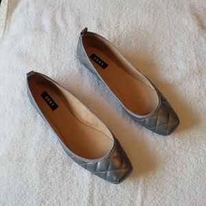 DKNY ballet flats size 9.5 in silver grey